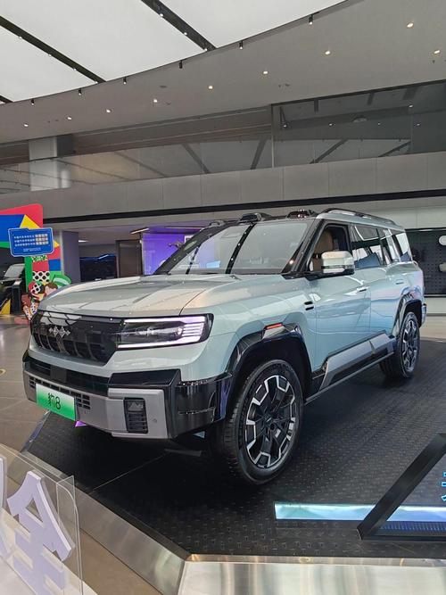 成都122比亚迪方程豹硬派越野的爆款，英菲尼迪35周年与你共成长